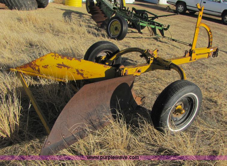 image for item 3475 Pull type ditcher