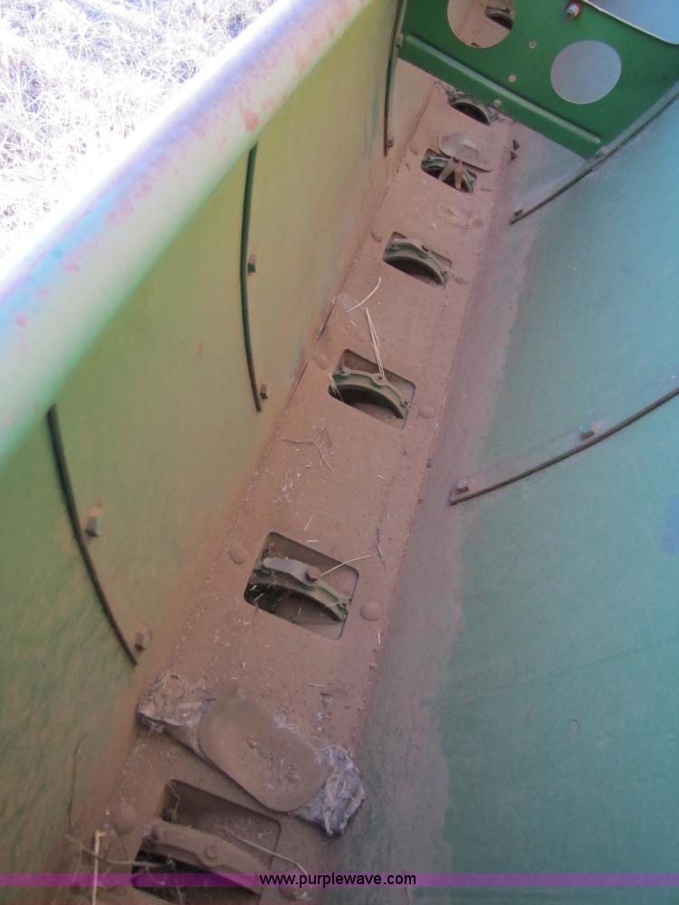 image for item 3476 John Deere 13' drill