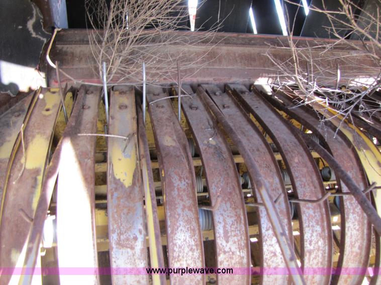 image for item 3489 New Holland 660 round baler