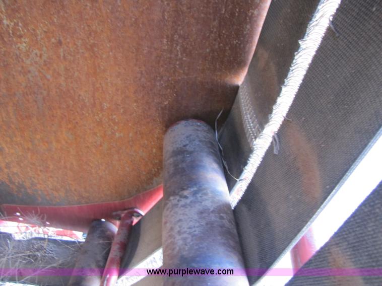 image for item 3489 New Holland 660 round baler