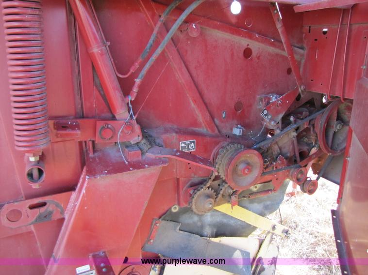 image for item 3489 New Holland 660 round baler
