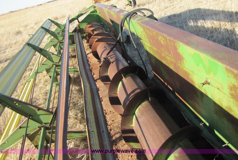 image for item 3490 John Deere 20' platform