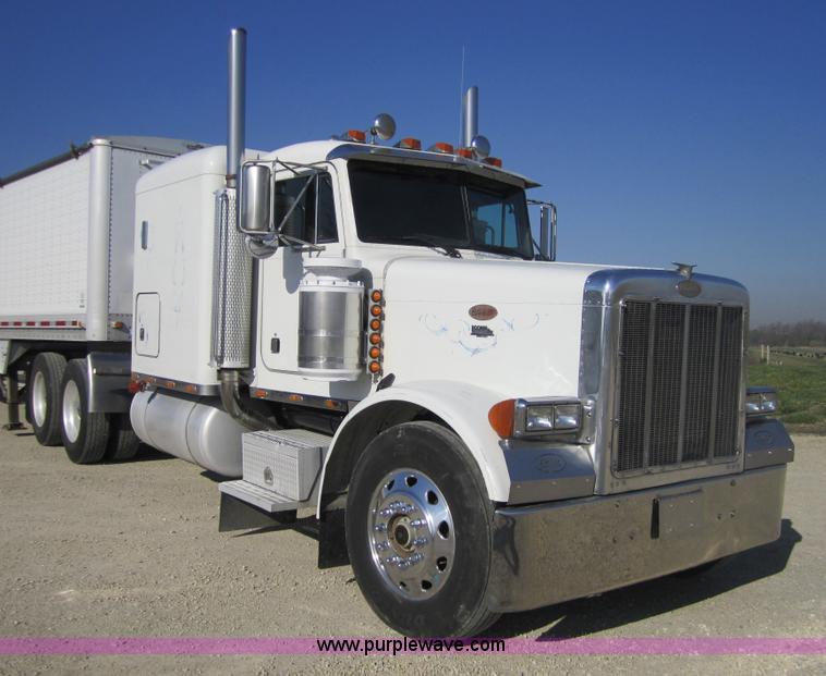 image for item 3845 1994 Peterbilt 379 semi truck