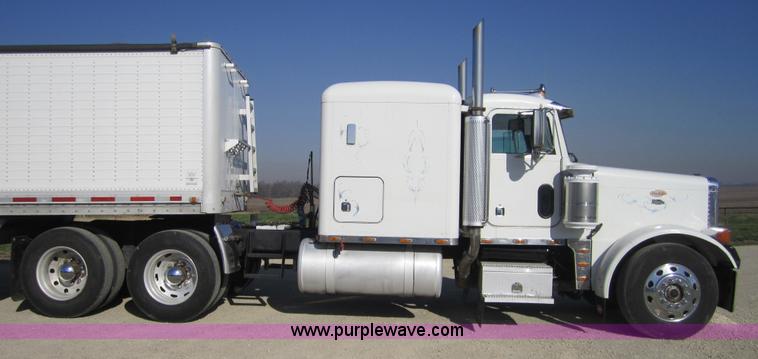 image for item 3845 1994 Peterbilt 379 semi truck