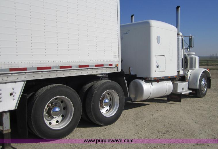 image for item 3845 1994 Peterbilt 379 semi truck