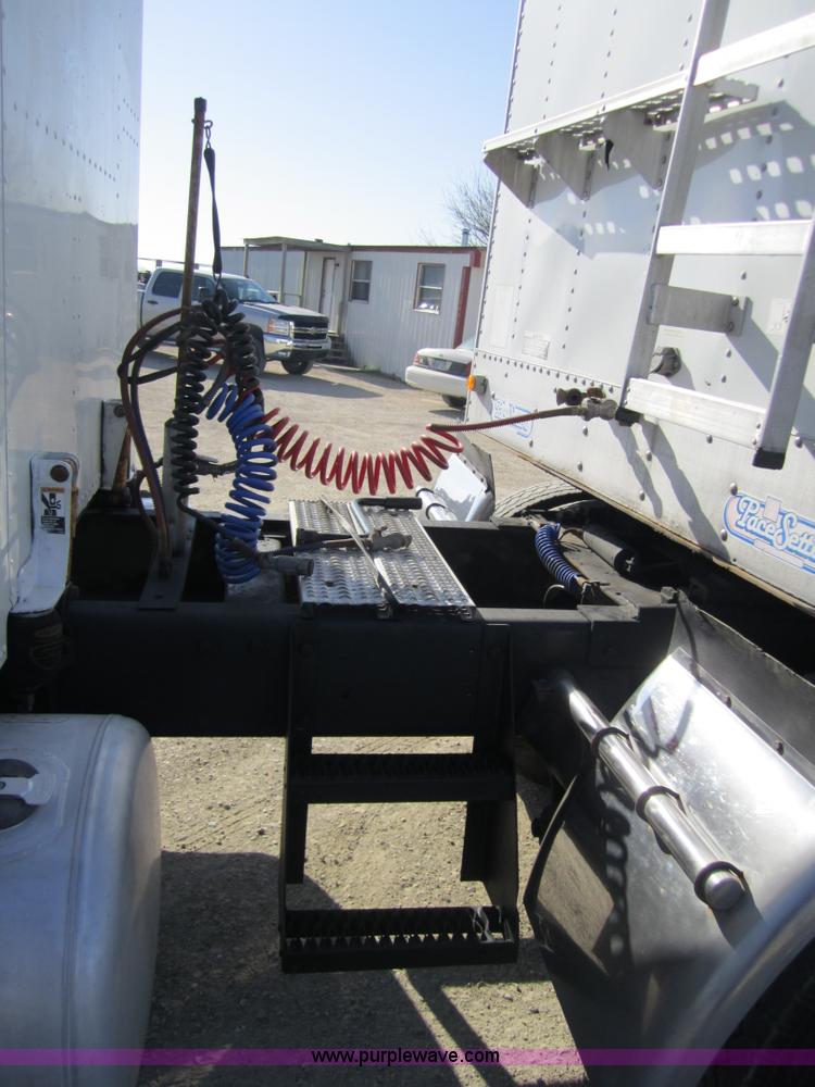 image for item 3845 1994 Peterbilt 379 semi truck