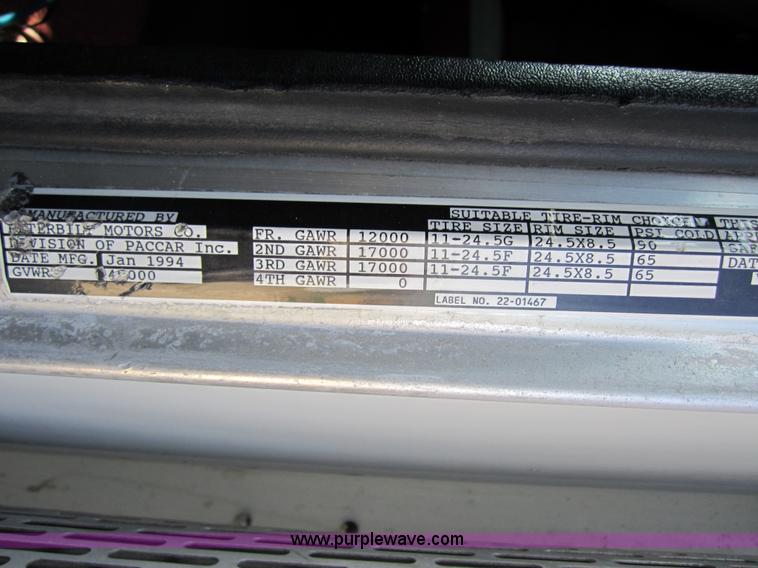 image for item 3845 1994 Peterbilt 379 semi truck