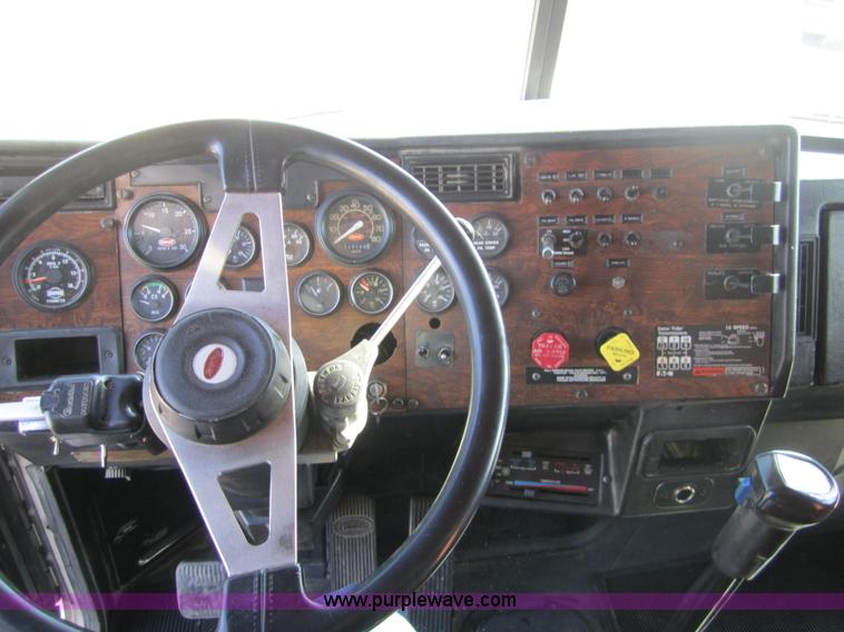 image for item 3845 1994 Peterbilt 379 semi truck