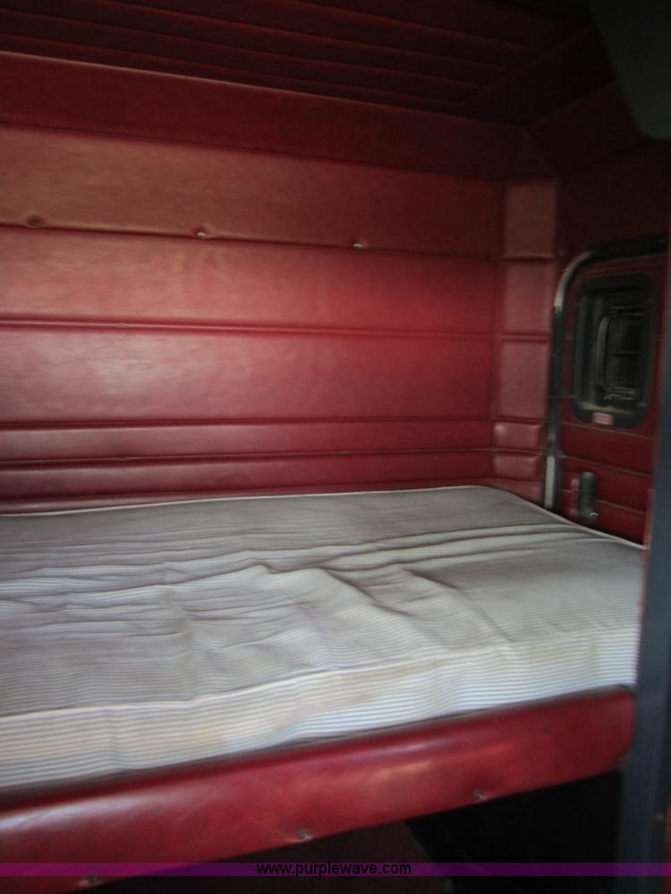 image for item 3845 1994 Peterbilt 379 semi truck