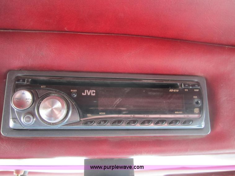 image for item 3845 1994 Peterbilt 379 semi truck