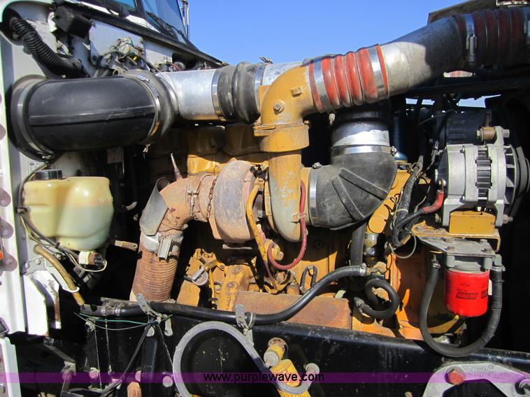 image for item 3845 1994 Peterbilt 379 semi truck