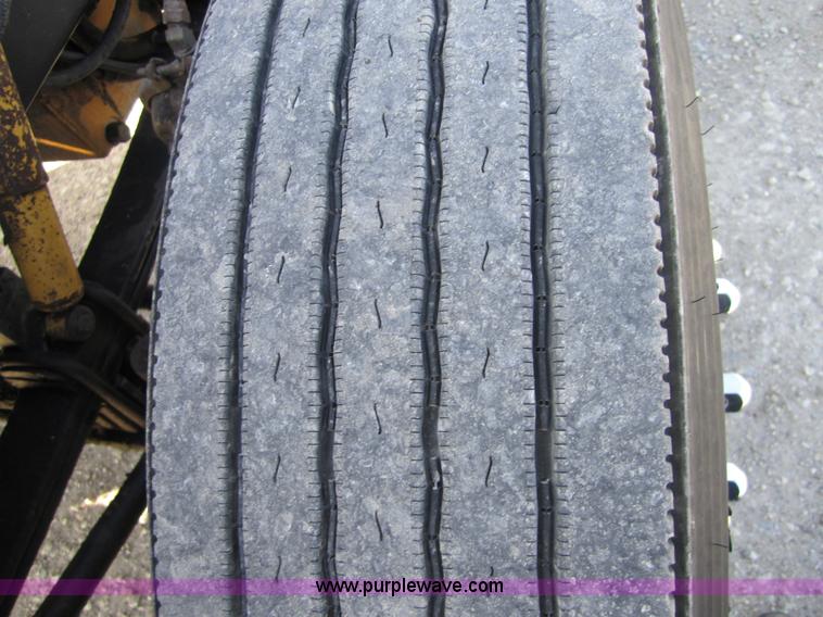 image for item 3845 1994 Peterbilt 379 semi truck