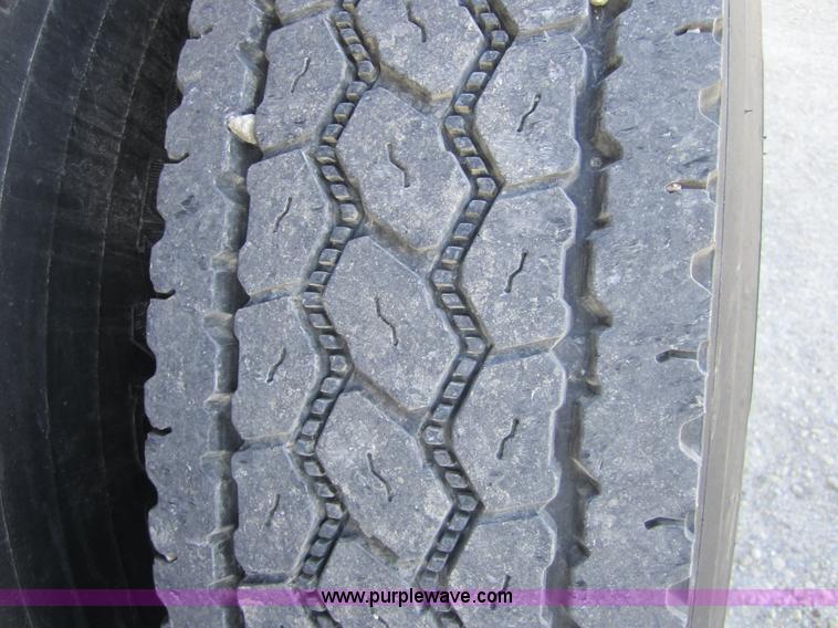 image for item 3845 1994 Peterbilt 379 semi truck