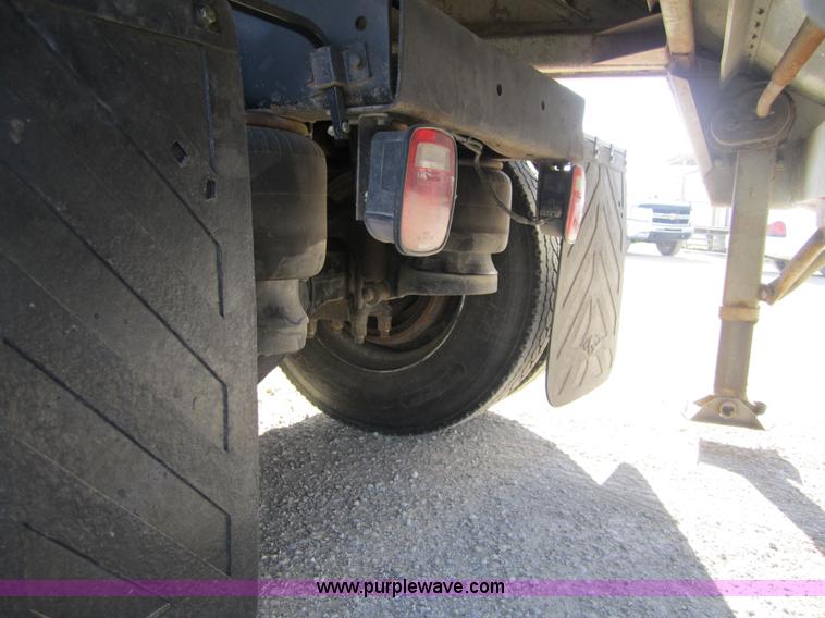 image for item 3845 1994 Peterbilt 379 semi truck