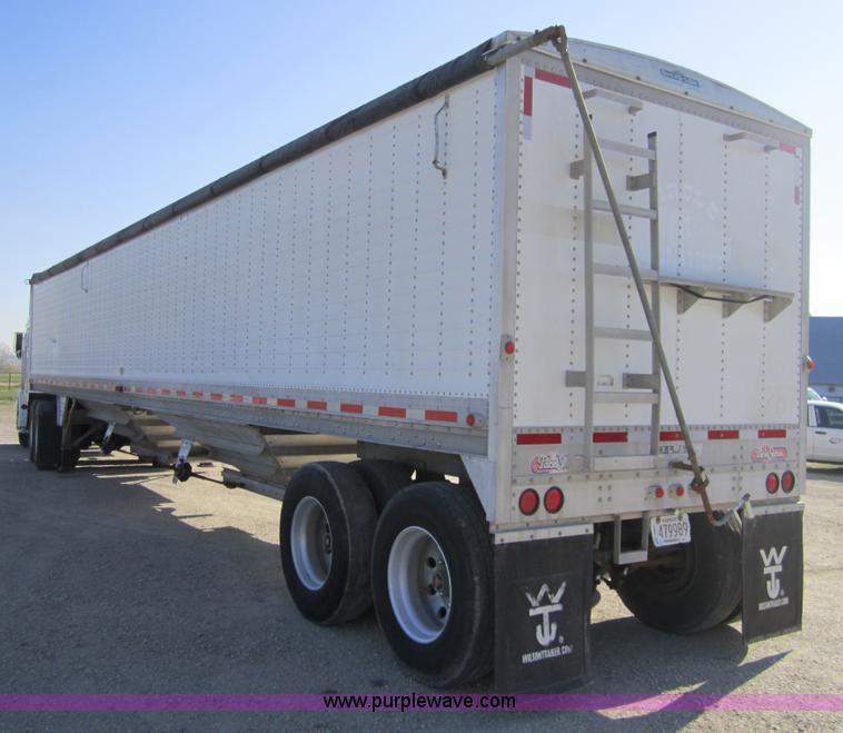 image for item 3846 1996 Wilson Pacesetter 42' grain trailer