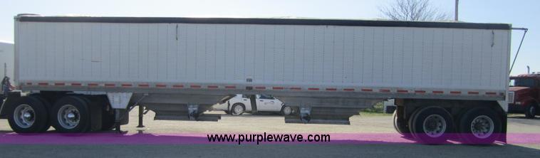 image for item 3846 1996 Wilson Pacesetter 42' grain trailer