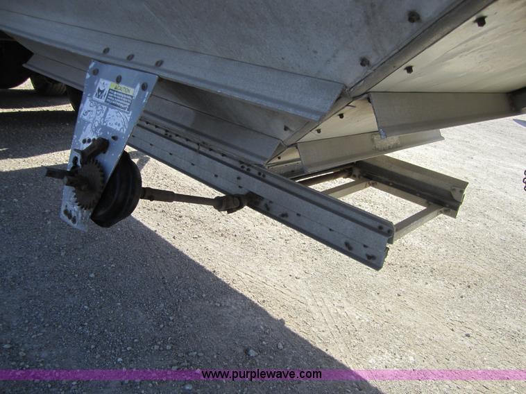 image for item 3846 1996 Wilson Pacesetter 42' grain trailer