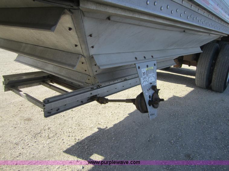 image for item 3846 1996 Wilson Pacesetter 42' grain trailer