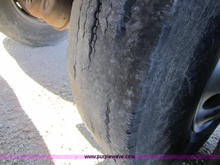 image for item 3846 1996 Wilson Pacesetter 42' grain trailer