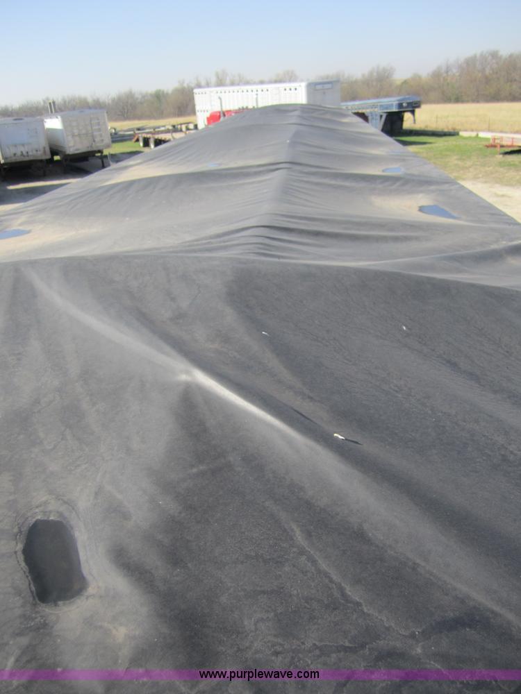 image for item 3846 1996 Wilson Pacesetter 42' grain trailer