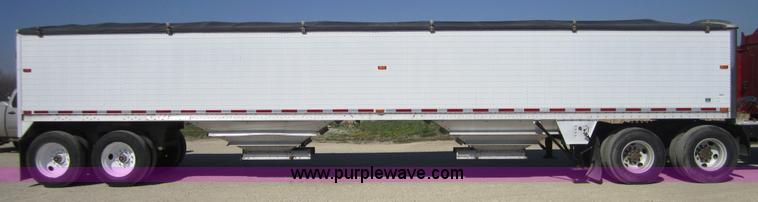 image for item 3847 1998 Wilson Pacesetter 42' grain trailer