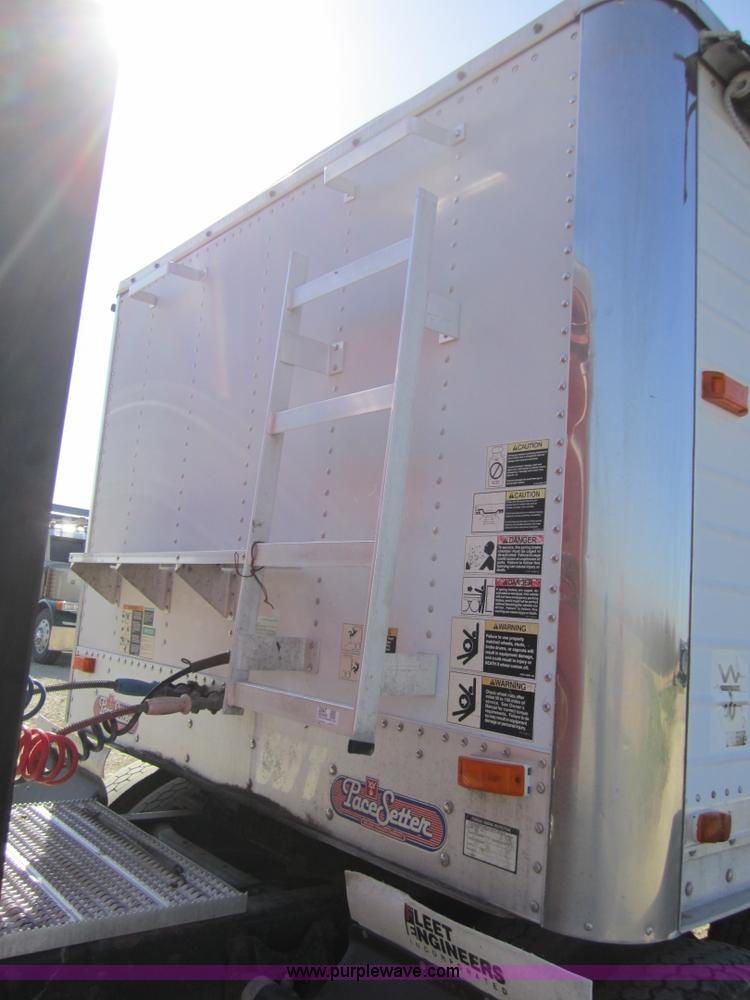 image for item 3847 1998 Wilson Pacesetter 42' grain trailer