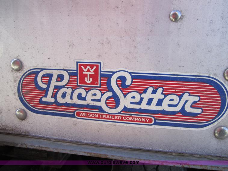 image for item 3847 1998 Wilson Pacesetter 42' grain trailer