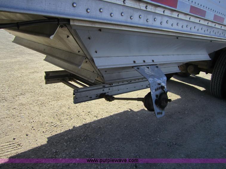 image for item 3847 1998 Wilson Pacesetter 42' grain trailer