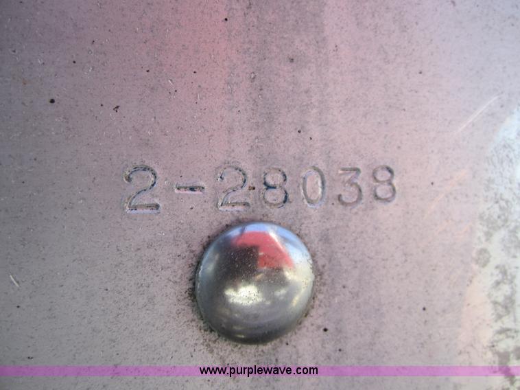 image for item 3847 1998 Wilson Pacesetter 42' grain trailer