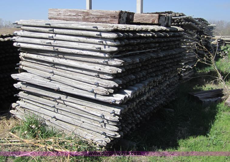 image for item 3849 (170) stockade fence wood