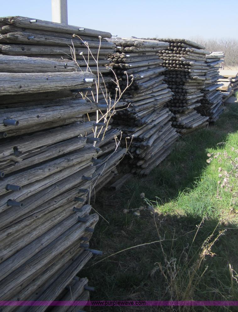 image for item 3849 (170) stockade fence wood