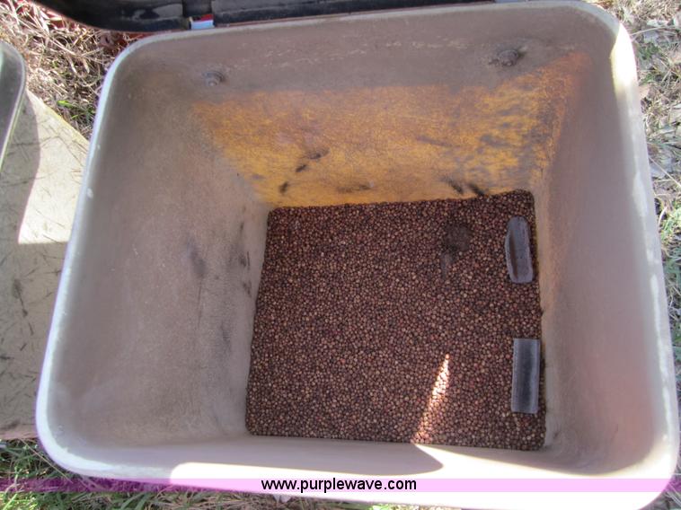 image for item 3851 International Cyclo 400 six row planter