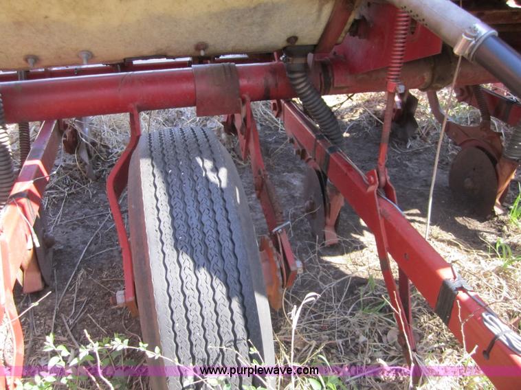 image for item 3851 International Cyclo 400 six row planter