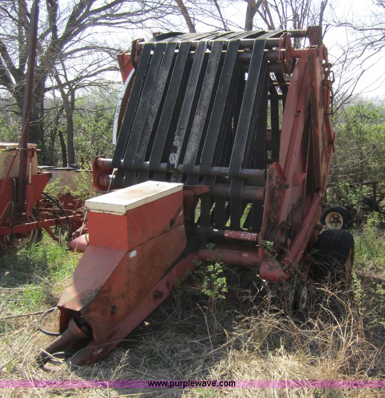 image for item 3852 Hesston 5800 baler