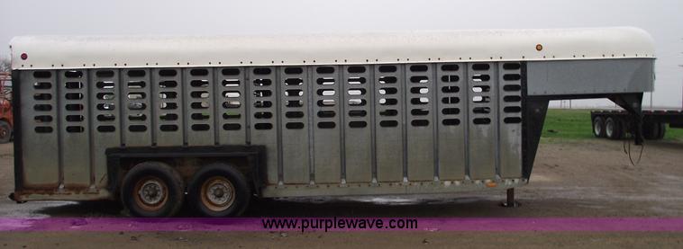 image for item 5429 1987 Kiefer Built 29' stock trailer