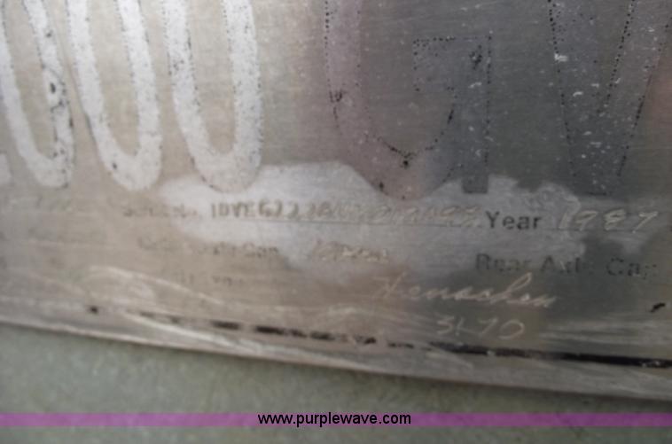 image for item 5429 1987 Kiefer Built 29' stock trailer