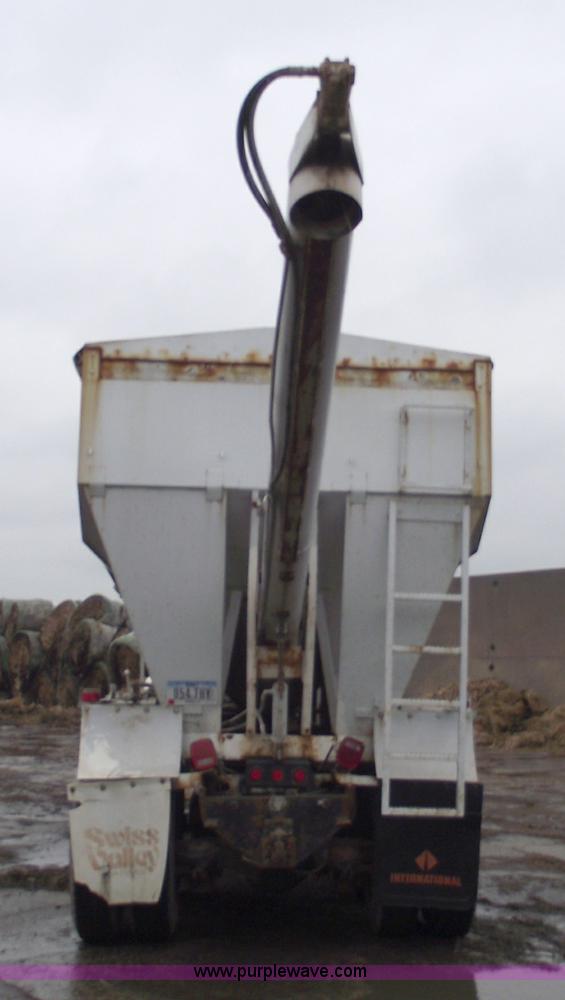 image for item 5454 1978 International S2500 tender box truck