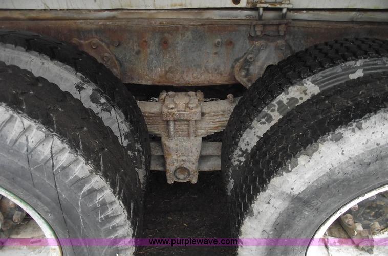 image for item 5454 1978 International S2500 tender box truck