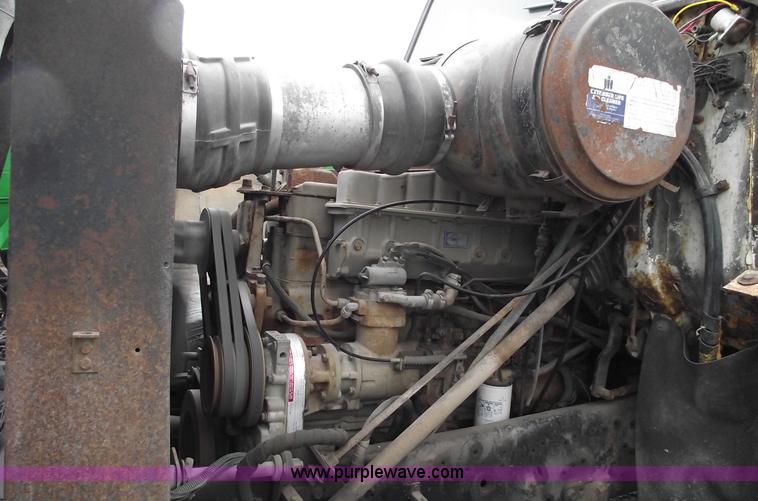 image for item 5454 1978 International S2500 tender box truck