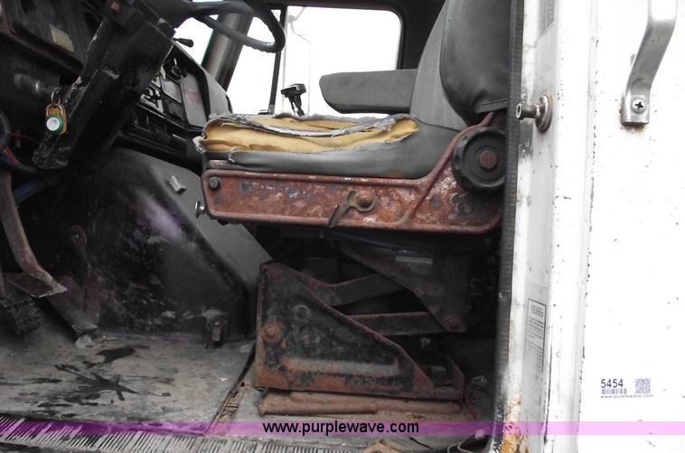 image for item 5454 1978 International S2500 tender box truck