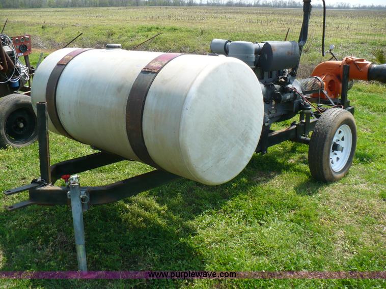 image for item 6043 2007 Duetz F4L914 4.3L eight cylinder diesel irrigation engine and pump