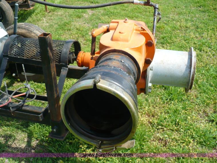 image for item 6043 2007 Duetz F4L914 4.3L eight cylinder diesel irrigation engine and pump