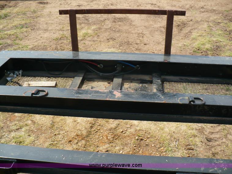 image for item 6045 2009 combine trailer