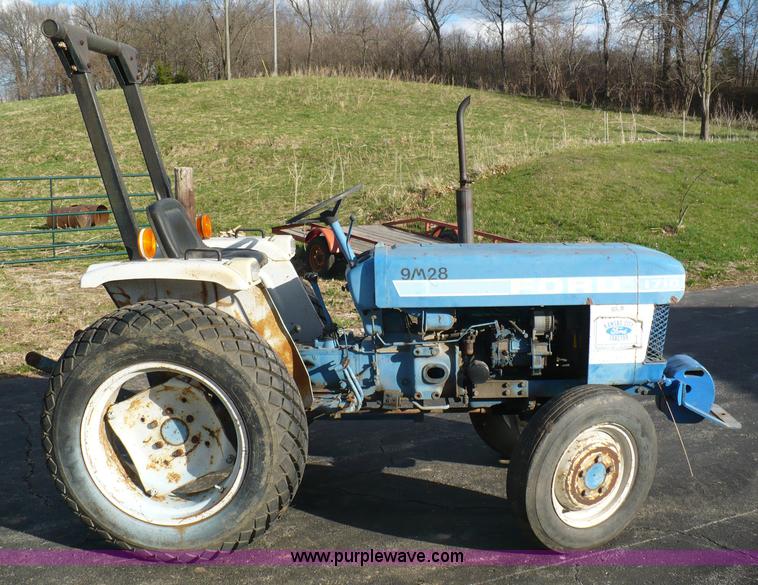 image for item 6076 1984 Ford 1710 4WD tractor