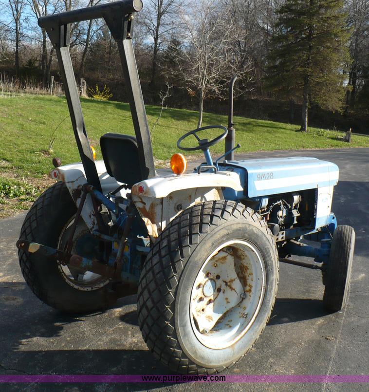 image for item 6076 1984 Ford 1710 4WD tractor