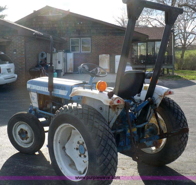 image for item 6076 1984 Ford 1710 4WD tractor