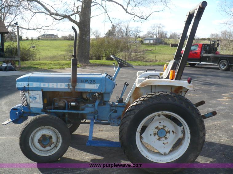 image for item 6076 1984 Ford 1710 4WD tractor