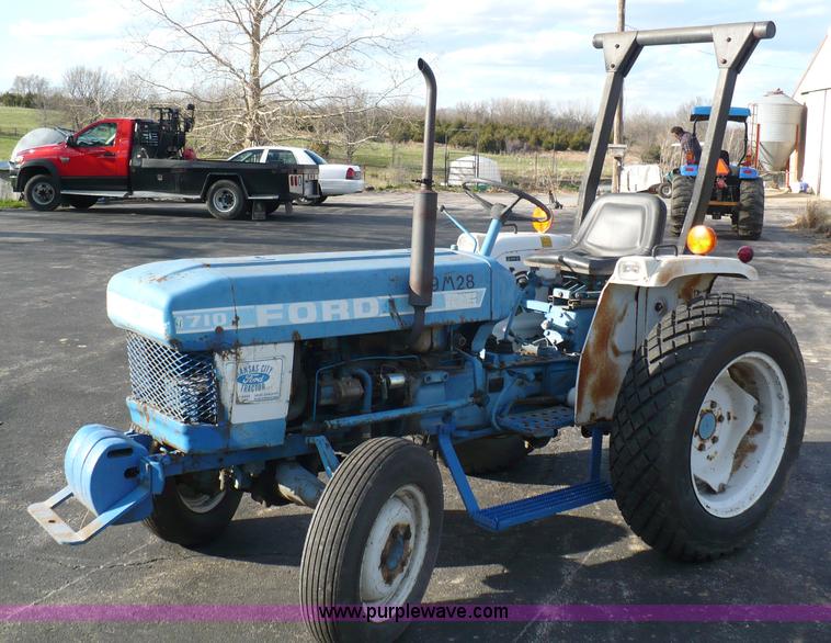 image for item 6076 1984 Ford 1710 4WD tractor