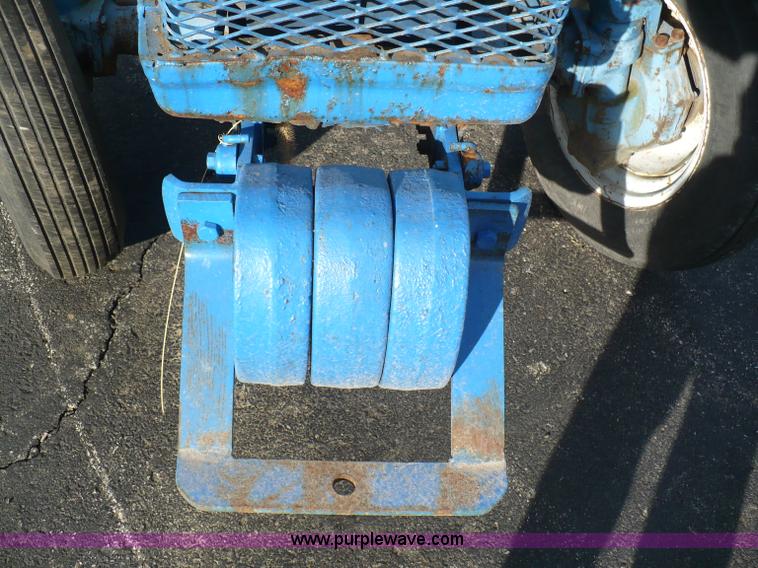 image for item 6076 1984 Ford 1710 4WD tractor
