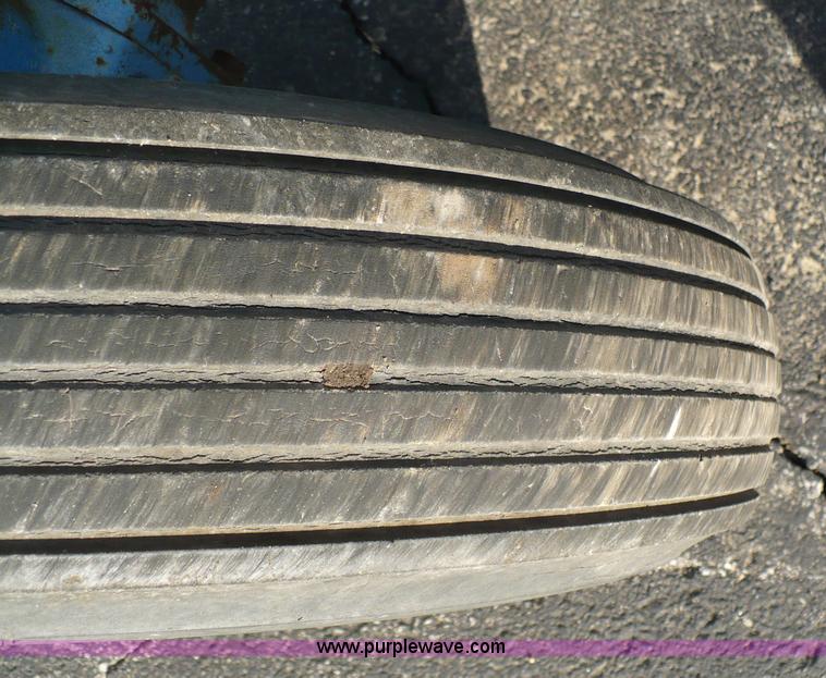 image for item 6076 1984 Ford 1710 4WD tractor